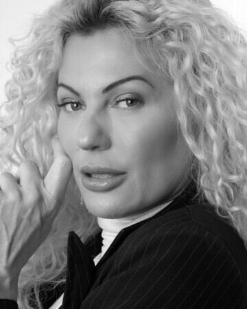 ANA PAULA BATALHA — 6