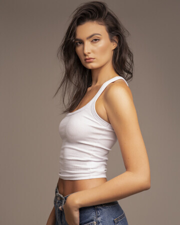 ISABELLA BORGES — 6