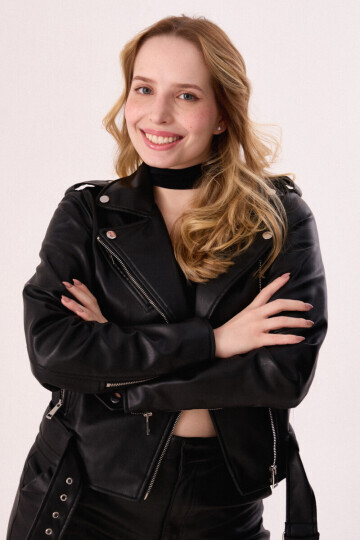 ISADORA REZENDE — 6