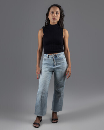 CAROLINA FLORES — 5